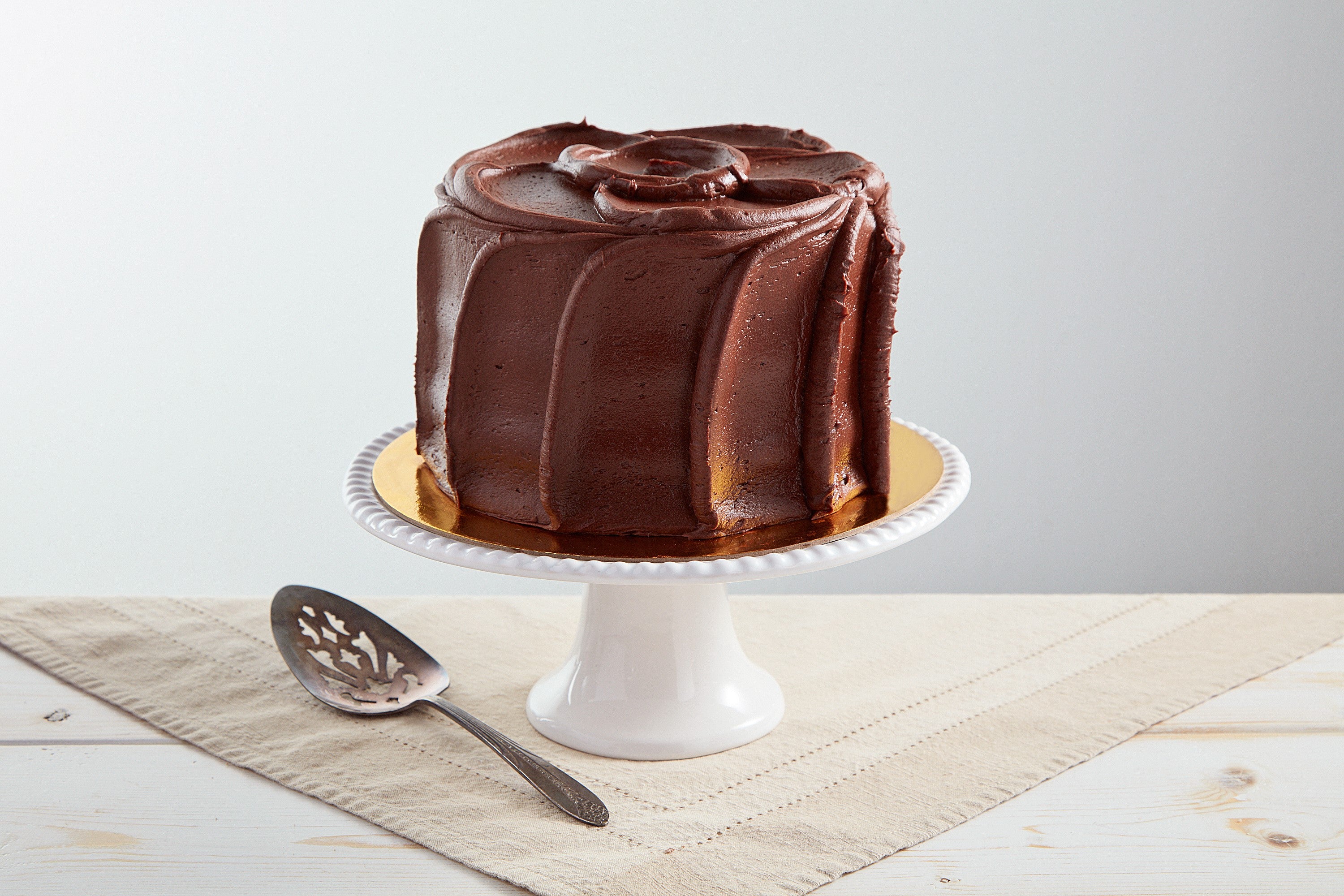 6-inch Old-Fashioned Diner Cake with rich chocolate frosting